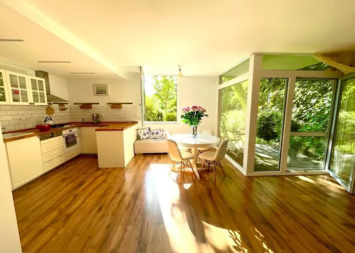 70m2 Romantic Living In The Old Town With Garden Lägenhet *