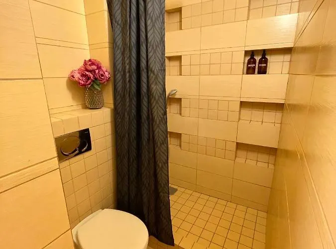 Lägenhet 70m2 Romantic Living In The Old Town With Garden Bratislava