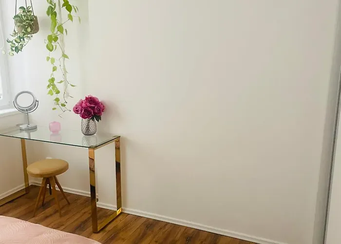 Lägenhet 70m2 Romantic Living In The Old Town With Garden *