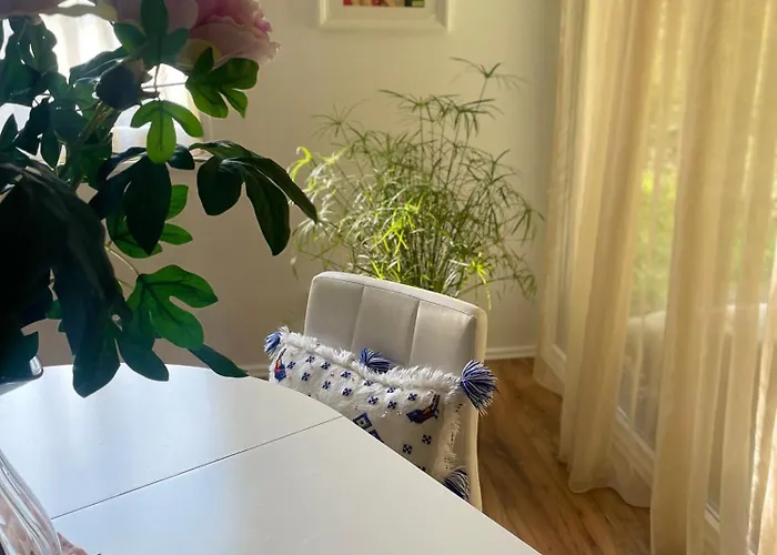 70m2 Romantic Living In The Old Town With Garden Lägenhet *