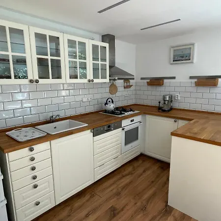 70m2 Romantic Living In The Old Town With Garden Appartement