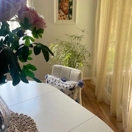 70m2 Romantic Living In The Old Town With Garden アパート *